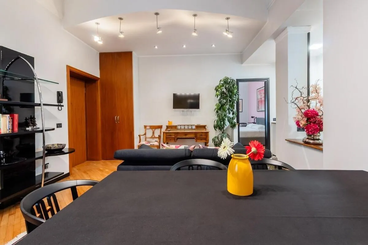 Homeby, Appartamento Simonetta Porta Romana Milan Apartment